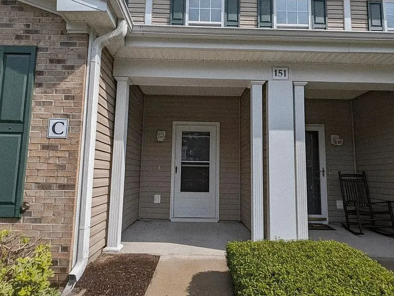 151C Chenoa Dr — Photo 2