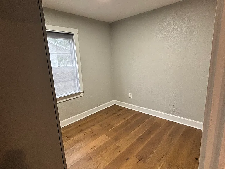 124 W Hiawatha St — Photo 12