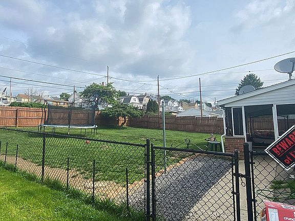 2nd image of 1600 Grant Ave