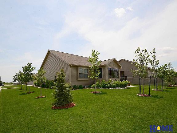 2nd image of 7956 Hacienda Dr