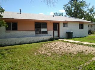 212 W Commerce St, Uvalde, TX 78801