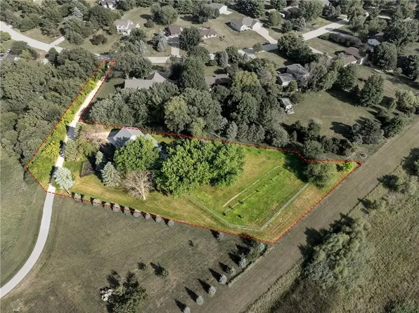 10211 NW 80th Ln, Johnston, IA 50131