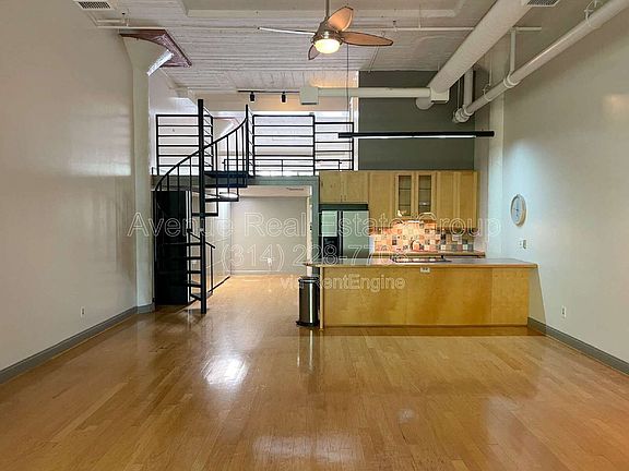 5th image of 4100 Laclede Ave APT 108