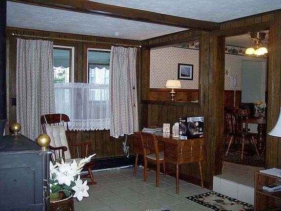 Family Room w/Wood Stove
