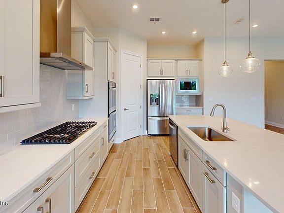 4th image of 330 PALOMAR Drive