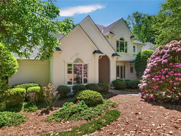 3007 County Clare Rd, Greensboro, NC 27407