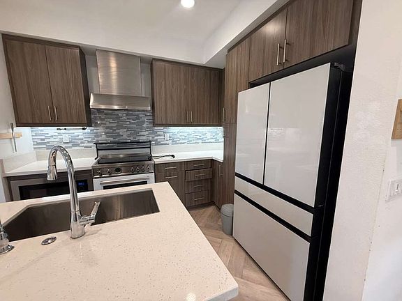 4th image of 2538 Valentina Way