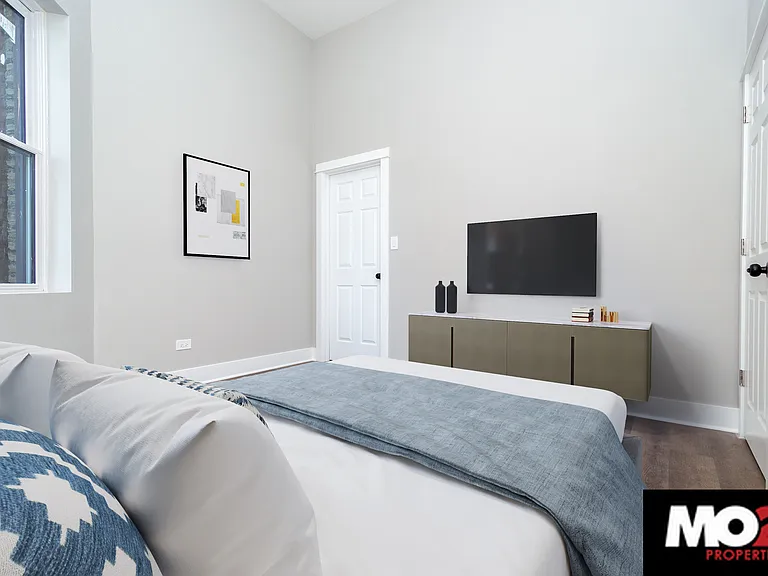 3027 W Logan Blvd #201 — Photo 4