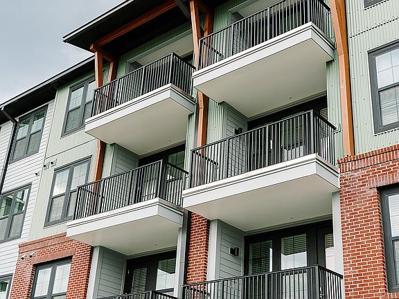 Welcome to the Residences at Sawmill - Luxury Apartment Homes Now Leasing in Summerville