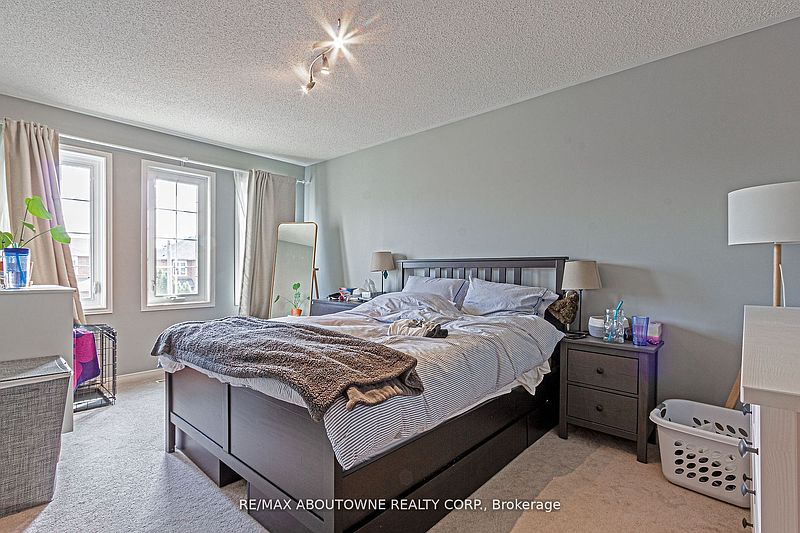 Oakville Townhouse for rent - 3 Bedrooms — photo 14