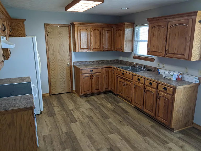 658 Aster Rd — Photo 5