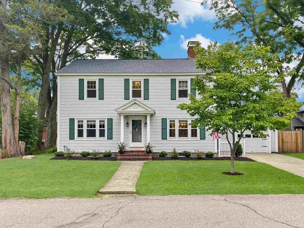 12 Ayer Street, Nashua, NH 03064
