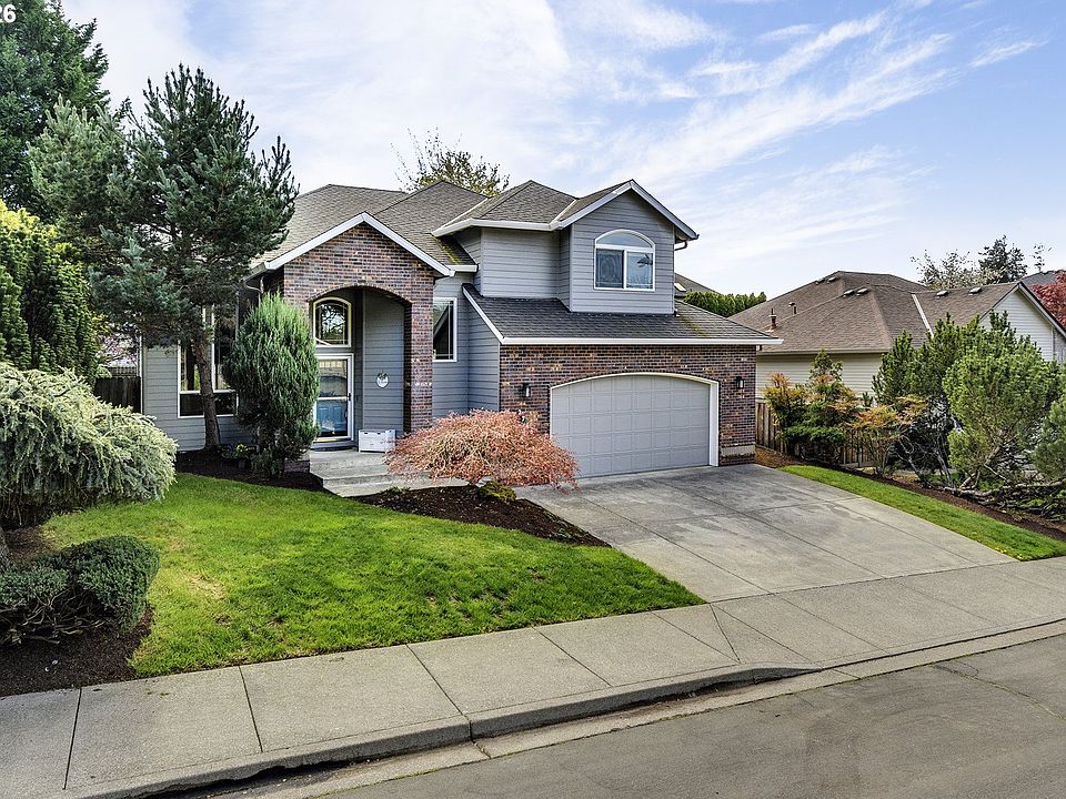 1st image of 2764 NE Lindsey Dr