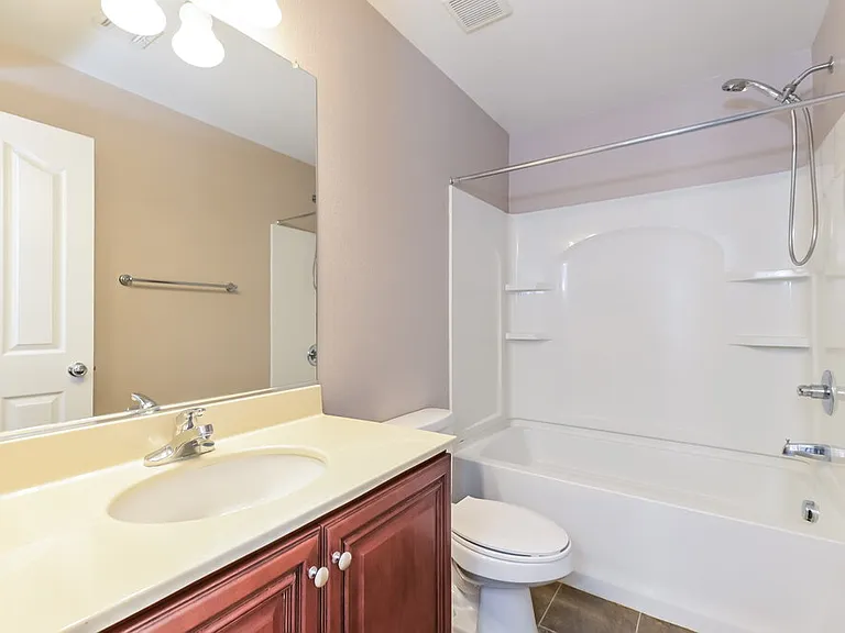 10012 Pelham Park Ave — Photo 14