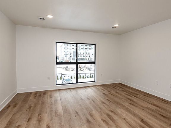 5th image of 232 Welch Ave #202