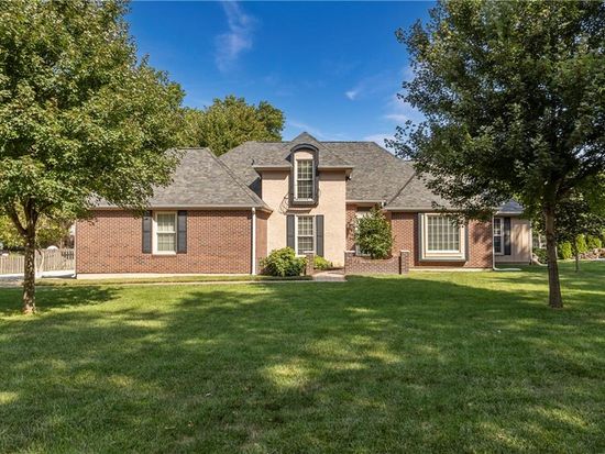 5004 W 111th Ter, Leawood, KS 66211