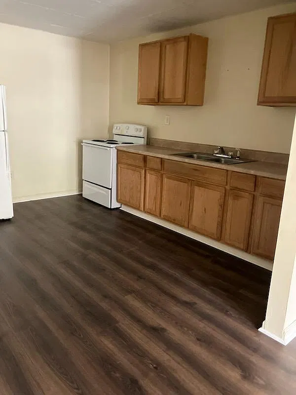 2 bed, 900 sqft, $850 — Photo 1