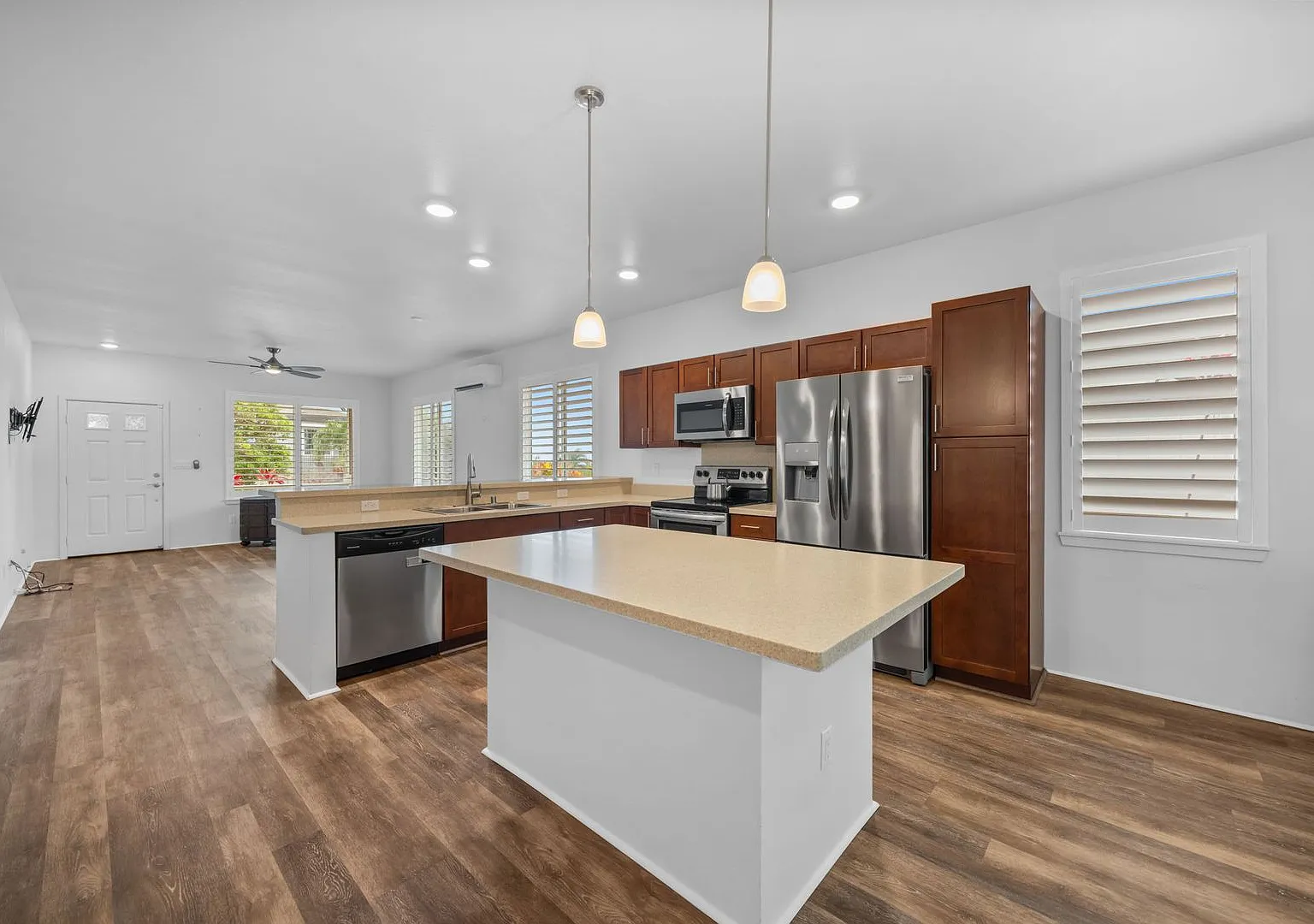 Flexible 6-Month Lease--Solar-Powered Wailuku Home with Ocean views, Fruit Trees, Split AC & Dog-... — Photo 3