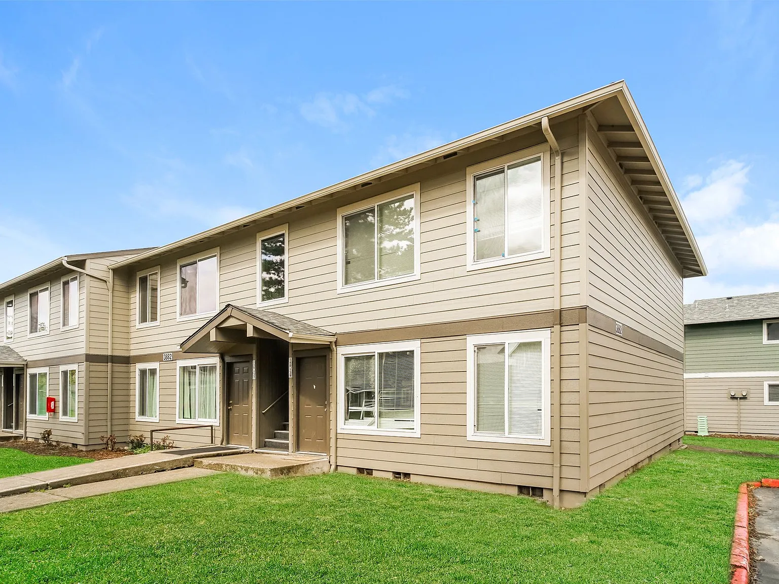 Brighton Park East Apartments — Photo 1
