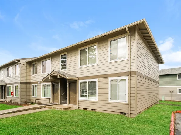 Brighton Park East Apartments