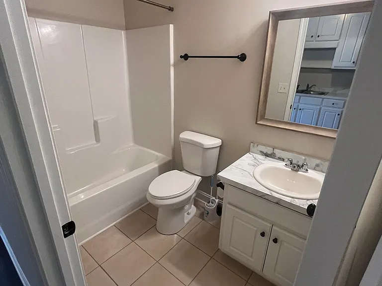 41 Colonial Ct — Photo 23