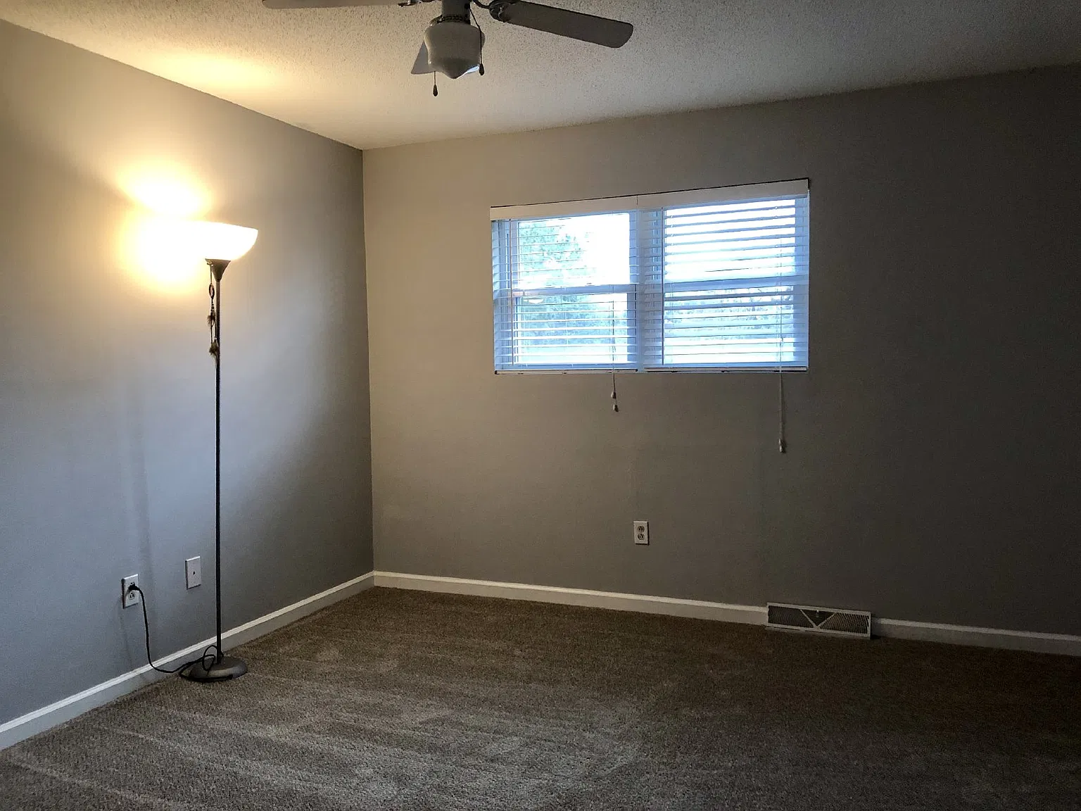 2 bed, 1.5 bath, 958 sqft, $1,650 — Photo 3