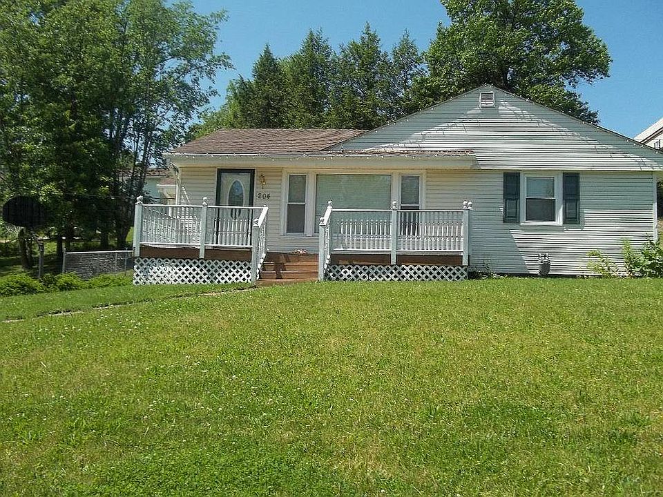 1st image of 204 Park St