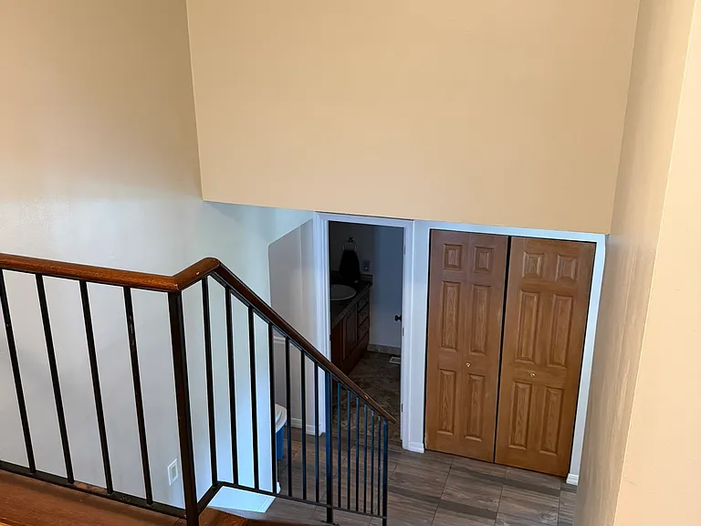 1036 Churchill Dr — Photo 13