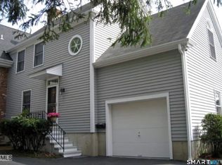 122 Summer Street #122, New Canaan, CT 06840