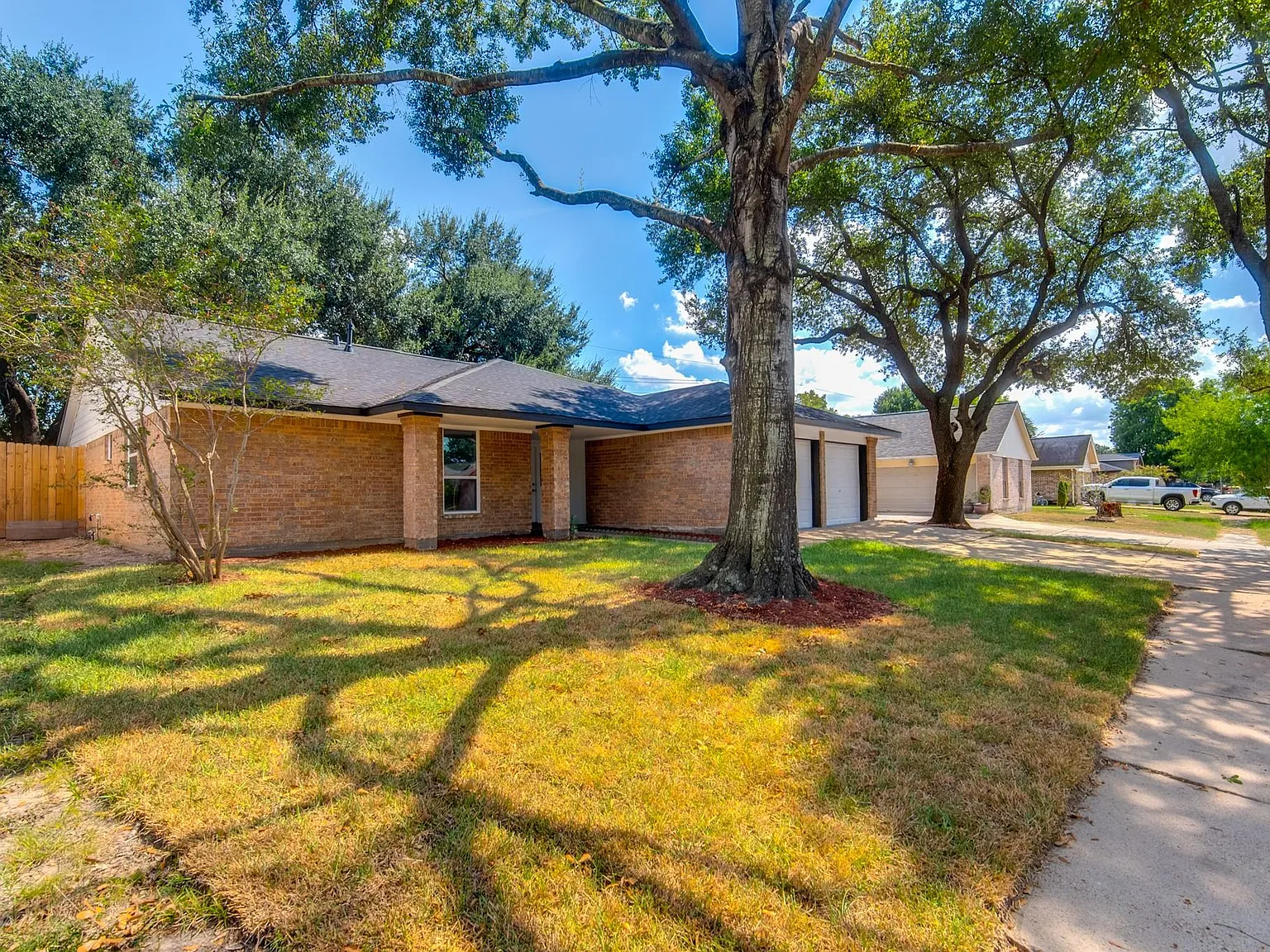 3 bed, 2.0 bath, 1810 sqft, $2,100 — Photo 4