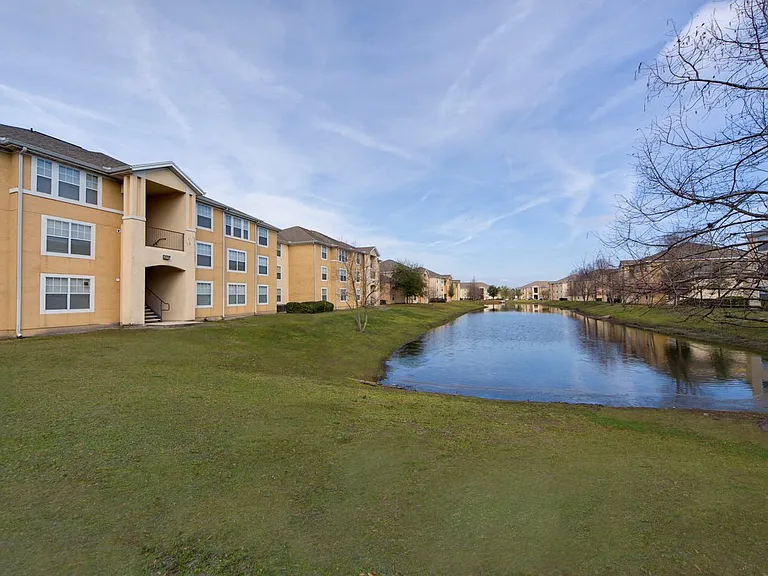 Lovely apartment homes at Gregory Cove in Jacksonville, FL