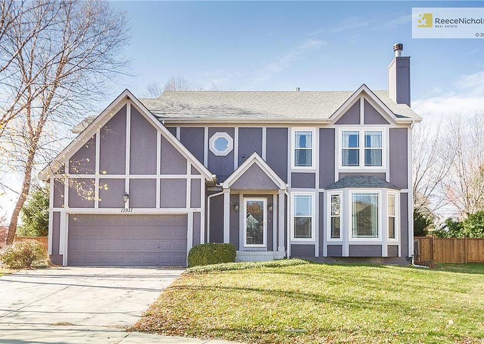 This beautiful 4 br, 2.2 ba home sits at the end of a cul-de-sac, next to pre-school, elementary and middle schools in Olathe, near shopping, highway and everything a family needs!