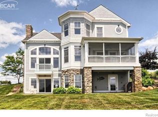 2265 Wiggins Rd, Fenton, MI 48430