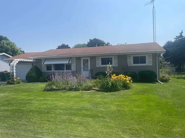 653 Hamburg St, Ripon, WI 54971