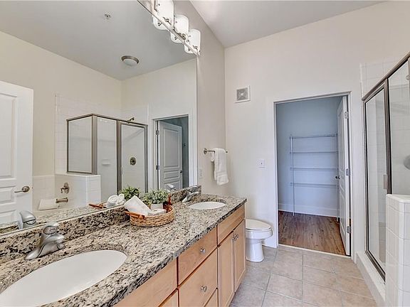 5th image of 799 Hammond Dr Unit 123