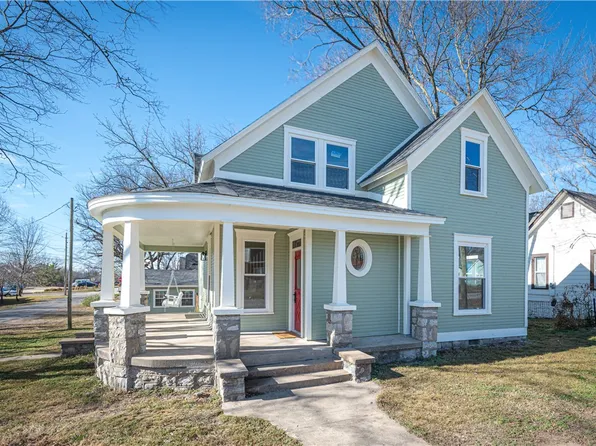 402 N Maxwell St, Siloam Springs, AR 72761