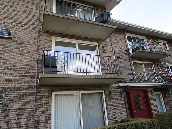 3rd image of 9032 W 140th St APT 2D