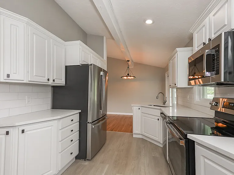 22290 Sharon Ln — Photo 10