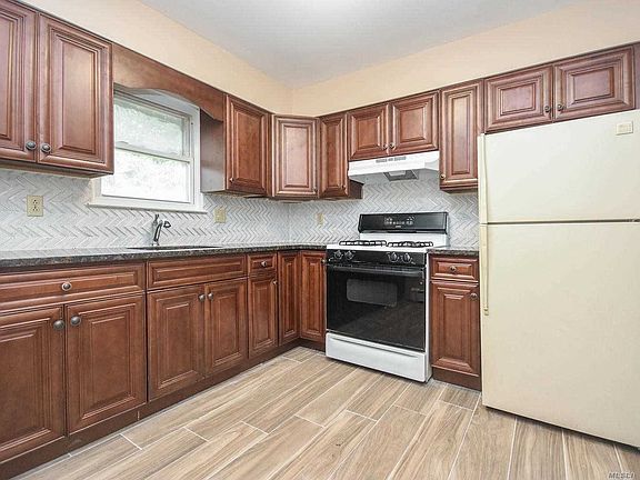 2nd image of 19 Butler Ct