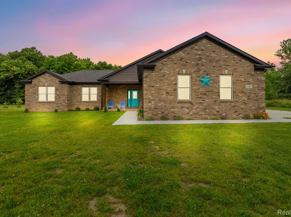 7487 Springshire Ct, Imlay City, MI 48444