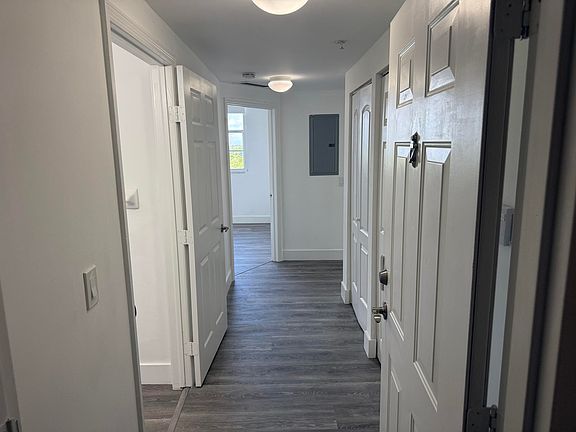 2nd image of 215 SW 42nd Ave APT 601
