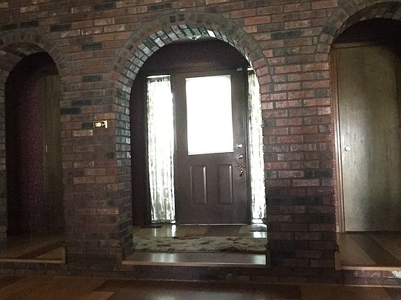 Brick archways at entry 