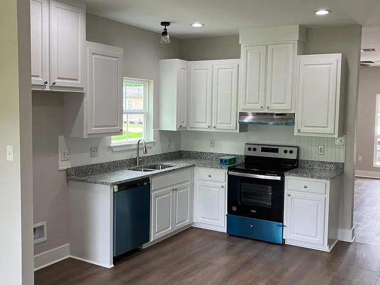 200 Evergreen Dr — Photo 10