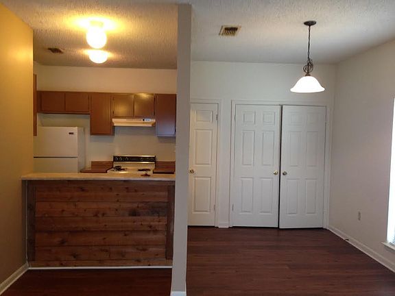 4th image of 13621 Kenner Ave APT C
