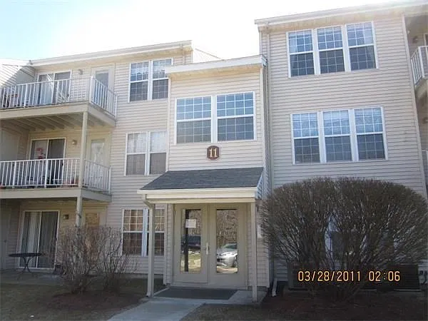 2 bed, 2.0 bath, 936 sqft, $2,400 — Photo 1