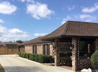 1824 N Harbor Ct, Granbury, TX 76048