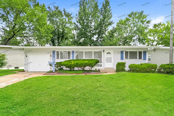 130 Grenoble Ln