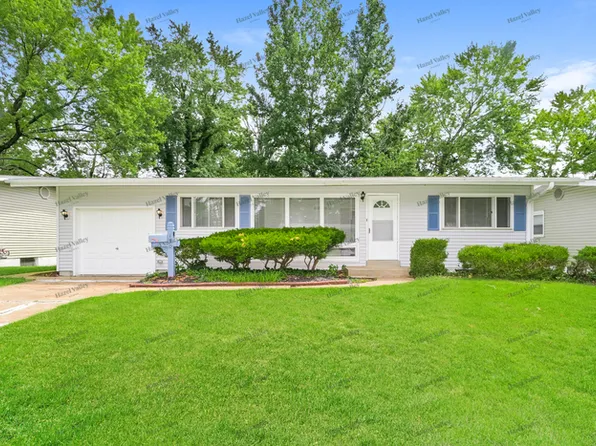 130 Grenoble Ln, Florissant, MO 63033