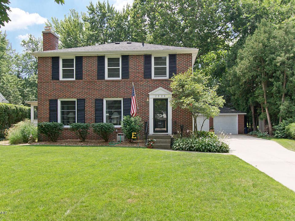 1st image of 2928 Beechwood Dr SE