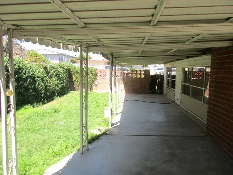2401 Bartel St — Photo 9